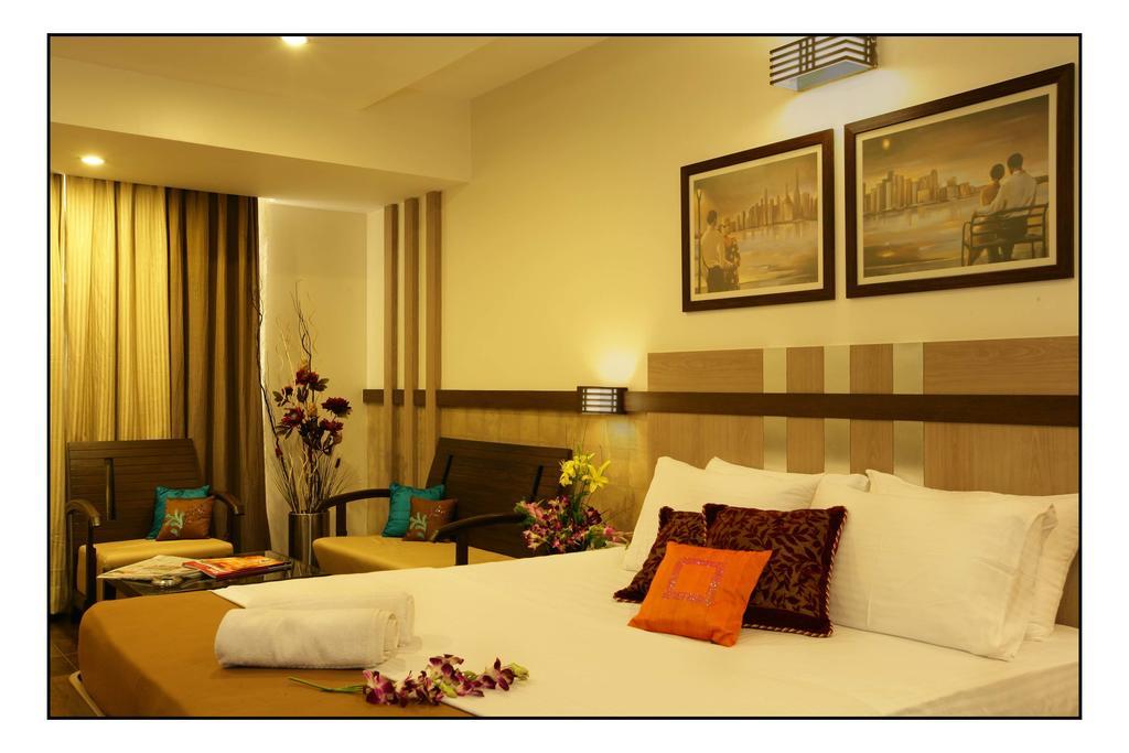 Hotel Utsav Deluxe Pune Luaran gambar