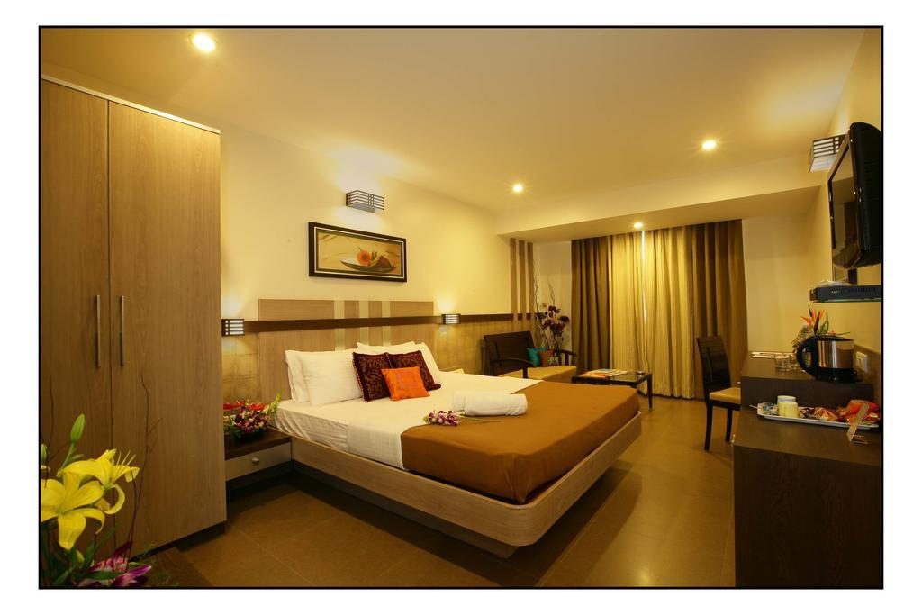 Hotel Utsav Deluxe Pune Luaran gambar