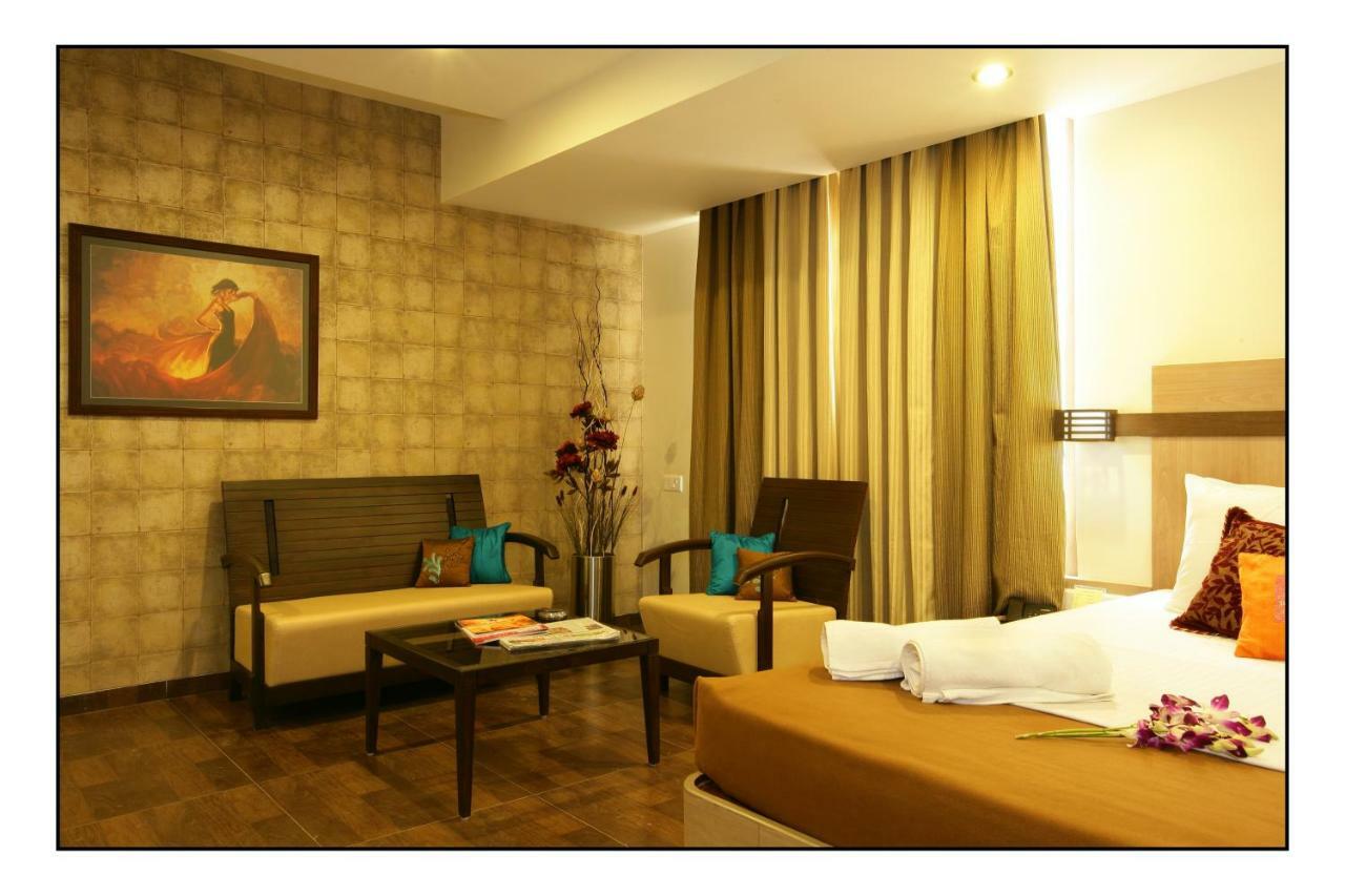 Hotel Utsav Deluxe Pune Luaran gambar